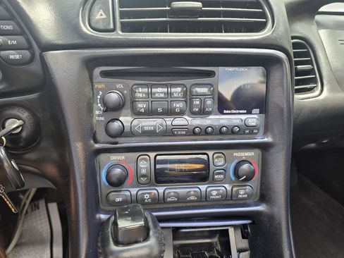 Used 2002 Chevrolet Corvette Convertible w/ Preferred Equipment Group2 RWD image 25
