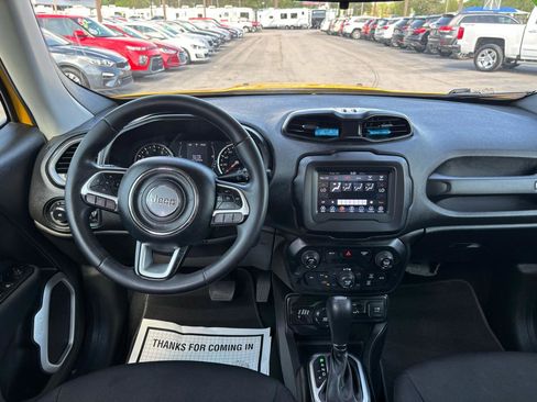 Used 2018 Jeep Renegade Latitude w/ Trailer Tow Group image 39