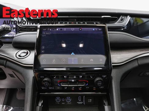 Used 2022 Jeep Grand Cherokee Limited 4xe w/ Luxury Tech Group II AWD/4WD image 12