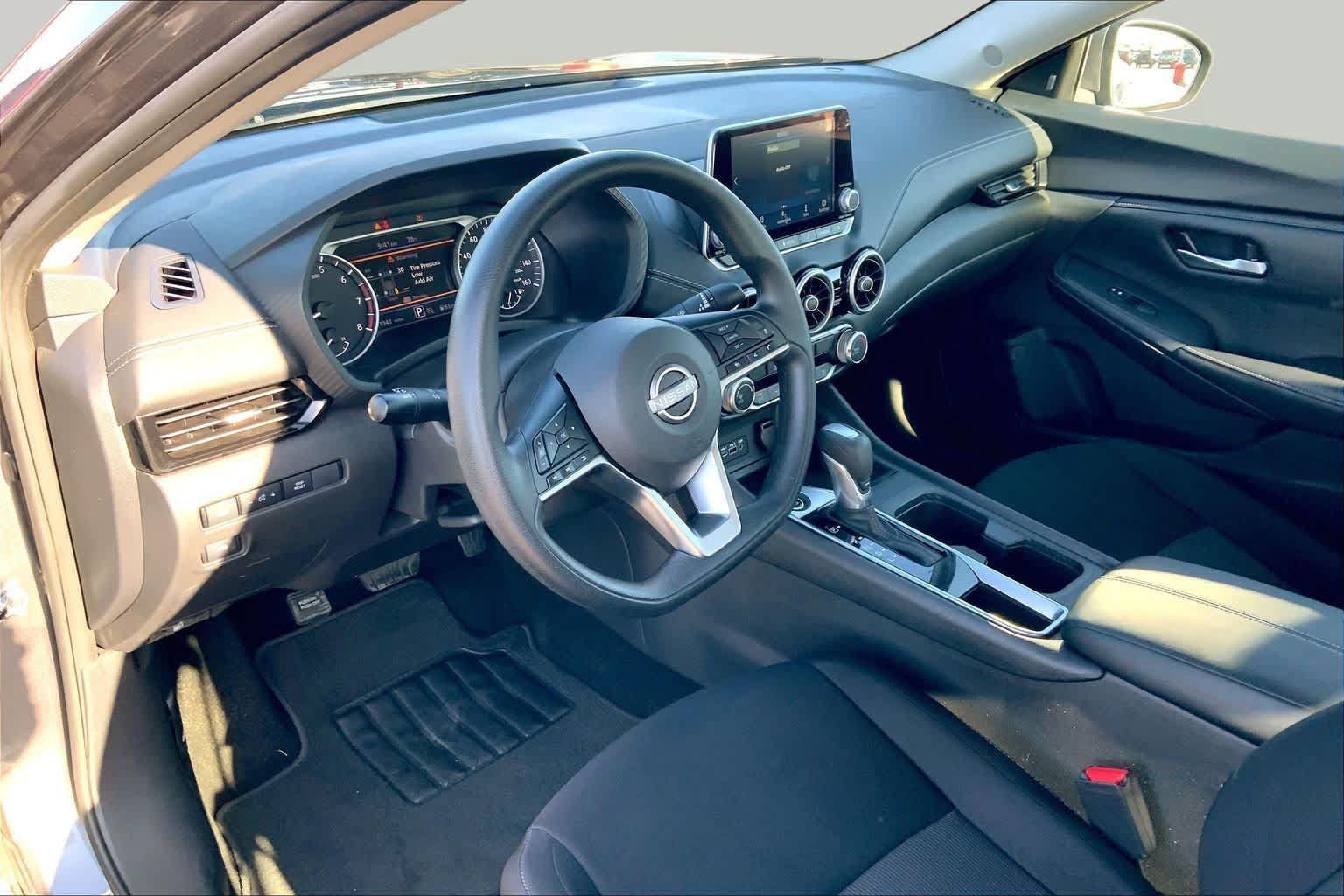 Used 2025 Nissan Sentra SV FWD image 18