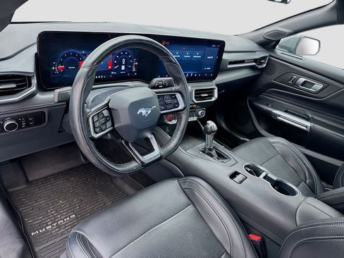 Used 2025 Ford Mustang Premium RWD image 7