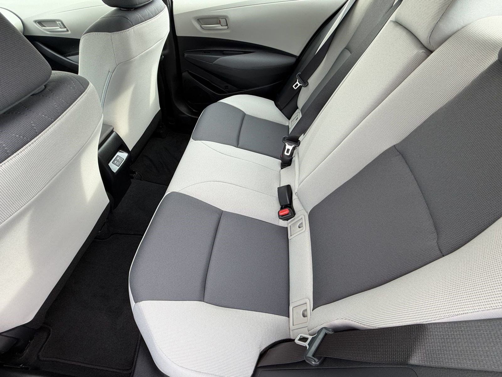 Certified 2024 Toyota Corolla LE FWD image 24