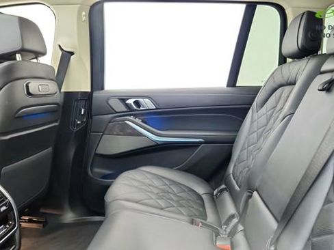 Used 2025 BMW X7 xDrive40i AWD/4WD image 33