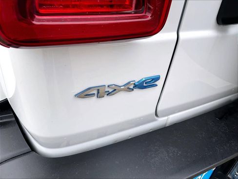 Used 2022 Jeep Wrangler Unlimited Sahara w/ Cold Weather Group image 30