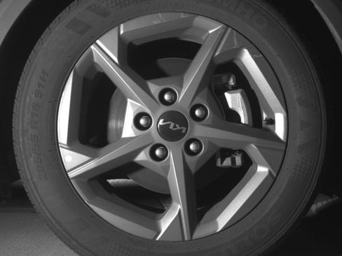 Used 2025 Kia K4 LXS image 13