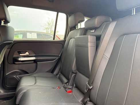 Used 2022 Mercedes-Benz GLB 250 4MATIC image 4