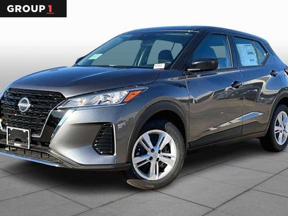New 2025 Nissan Kicks Play S