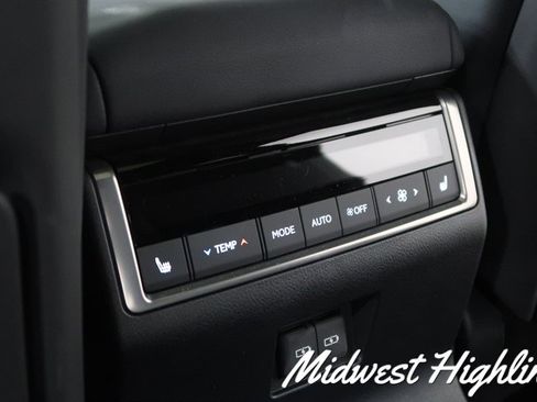 Used 2024 Lexus GX 550 w/ Accessory Package (2T) AWD/4WD image 35