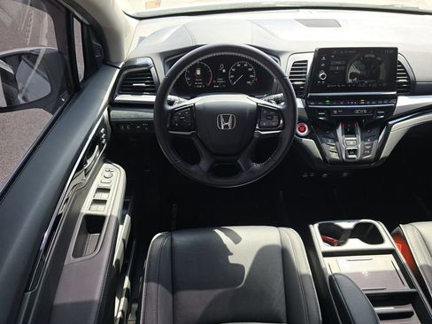 Used 2025 Honda Odyssey Touring image 32