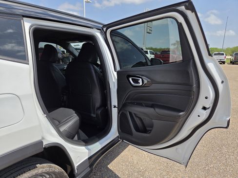 New 2026 Jeep Compass Limited image 16