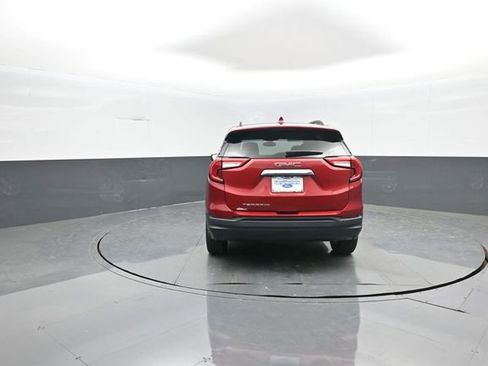 Used 2022 GMC Terrain SLE w/ Driver Convenience Package image 6