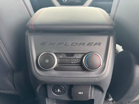 Used 2025 Ford Explorer ST-Line w/ ST-Line Street Pack image 19