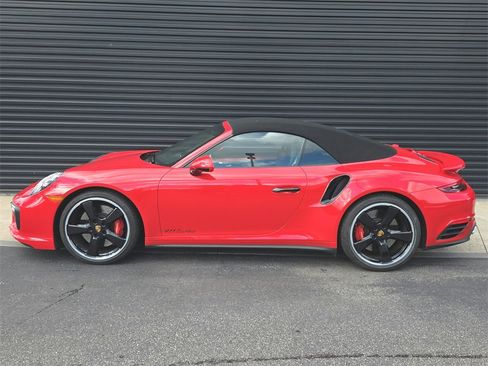 Used 2019 Porsche 911 Turbo image 2