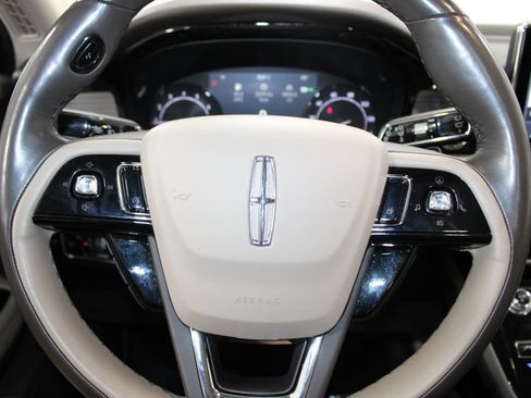Used 2022 Lincoln Corsair AWD w/ Premium Package image 35