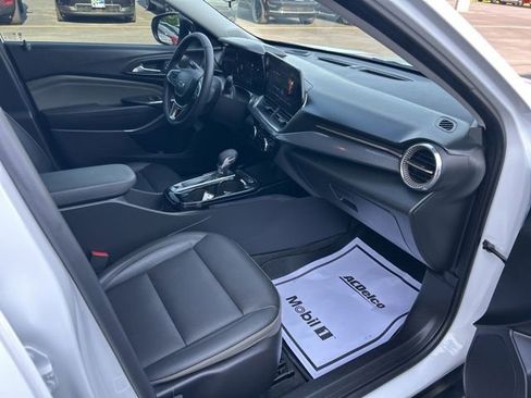 Used 2024 Chevrolet Trax ACTIV w/ Driver Confidence Package image 33