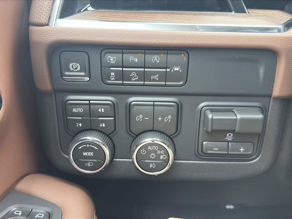 New 2026 Chevrolet Tahoe High Country AWD/4WD image 14
