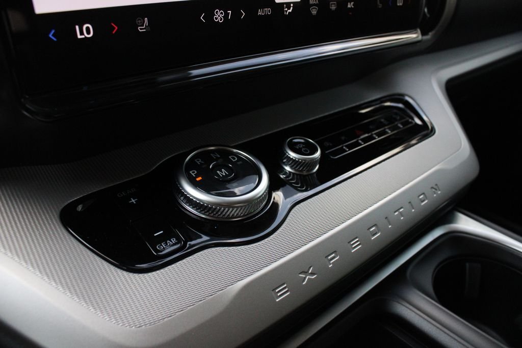 New 2026 Ford Expedition Active AWD/4WD image 16