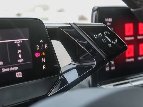 Used 2022 Volkswagen ID.4 Pro image 19