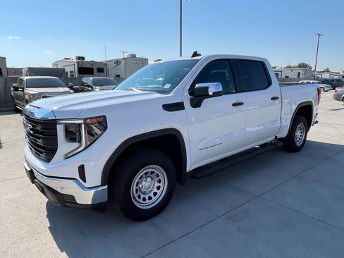 Used 2024 GMC Sierra 1500 Pro w/ Pro Value Package image 7