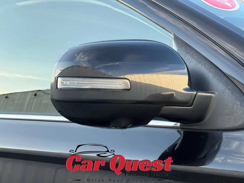 Used 2017 Mitsubishi Outlander GT AWD/4WD image 32