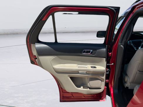 Used 2014 Ford Explorer FWD image 13