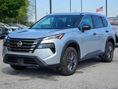 Used 2024 Nissan Rogue S image 10