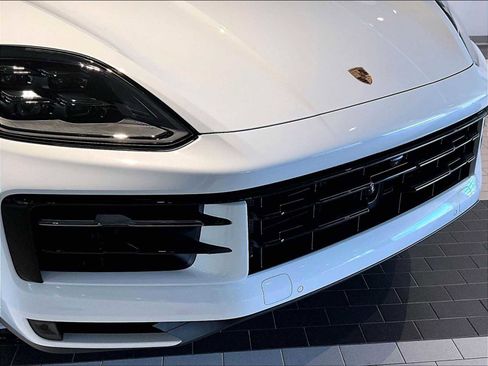 New 2026 Porsche Cayenne S image 30