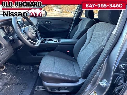 Used 2022 Nissan Rogue SV image 11