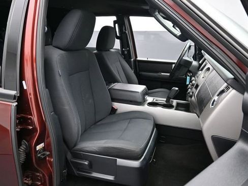 Used 2017 Ford Expedition XLT AWD/4WD image 29
