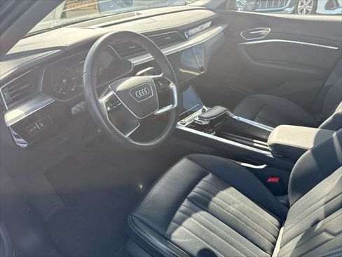 Used 2024 Audi Q8 e-tron Premium Plus AWD/4WD image 5