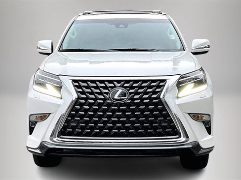 Used 2023 Lexus GX 460 Luxury w/ Sport Design Package image 3