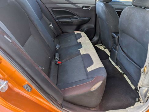 Used 2021 Nissan Versa SR FWD image 18