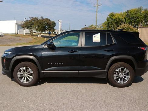 Used 2025 Chevrolet Equinox LT AWD/4WD image 4