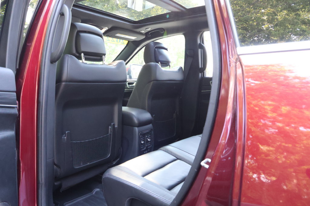 Used 2022 Jeep Grand Cherokee Limited w/ Tech Group AWD/4WD image 45