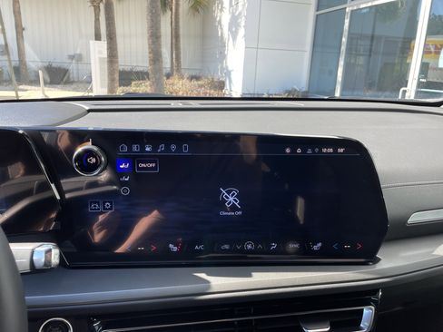 New 2026 Chevrolet Traverse LT w/ Midnight/Sport Edition image 24