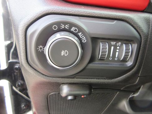 Used 2019 Jeep Wrangler Unlimited Rubicon image 25