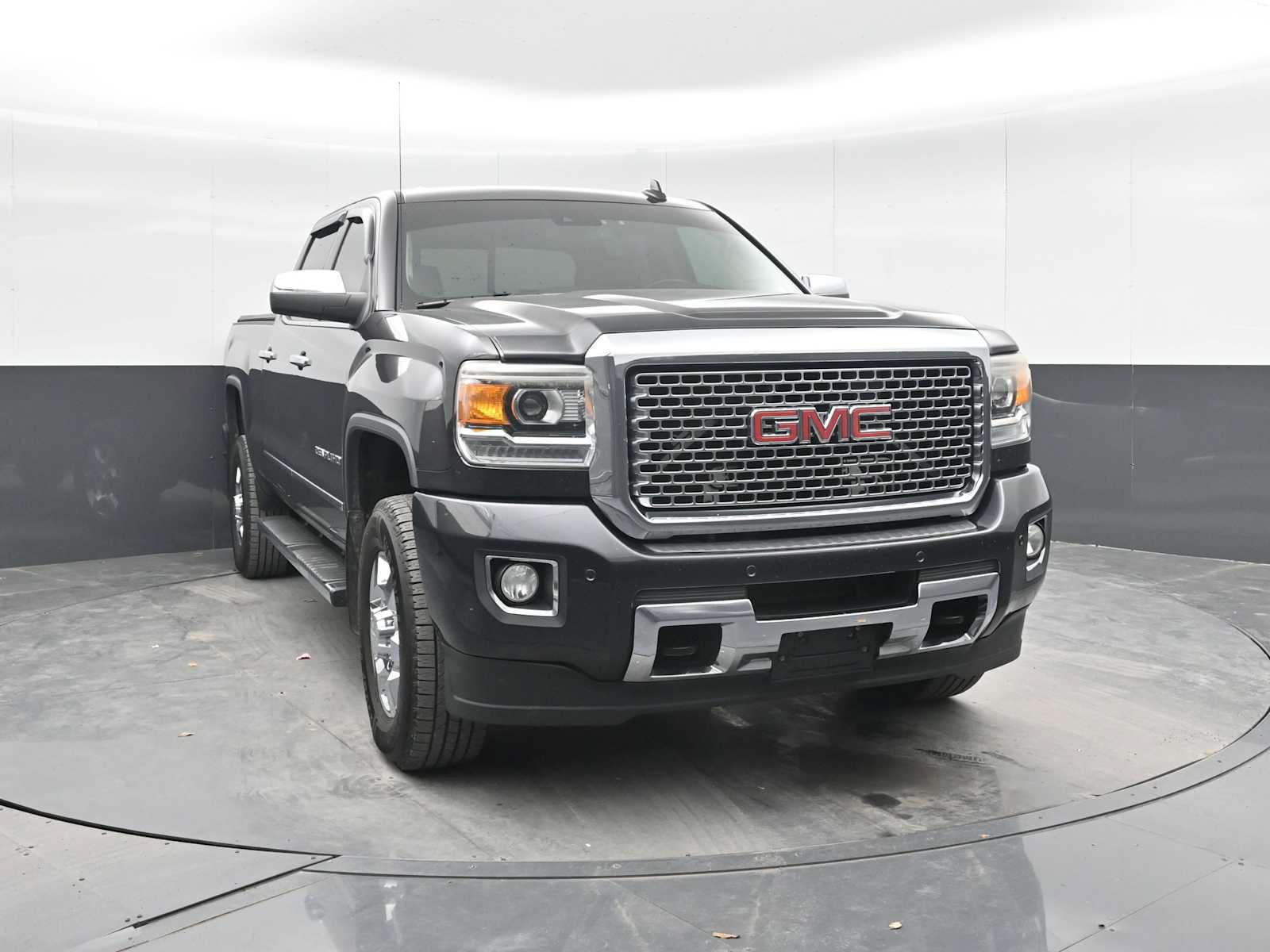 Used 2015 GMC Sierra 2500 Denali w/ Driver Alert Package AWD/4WD image 6