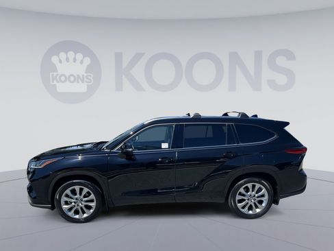 Used 2021 Toyota Highlander Limited AWD/4WD image 2
