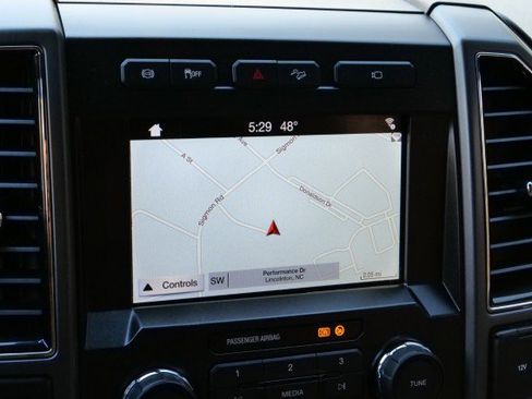 Used 2019 Ford F350 XLT w/ XLT Premium Package image 12