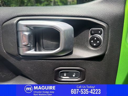 Used 2020 Jeep Wrangler Unlimited Sahara w/ Uconnect 4C Nav & Sound Group AWD/4WD image 19