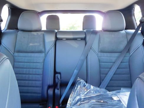 New 2025 Mitsubishi Outlander SE image 28