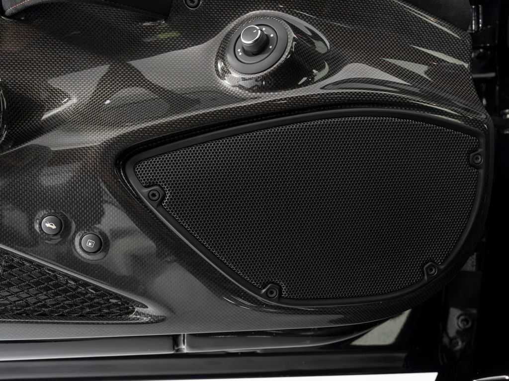 Used 2020 Ferrari 488 Pista Coupe RWD image 12