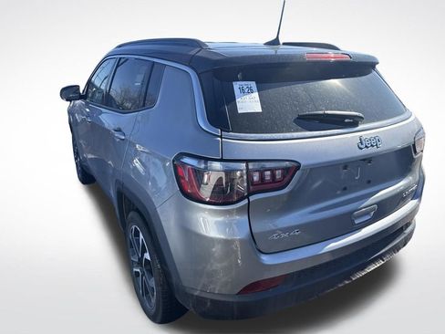 Used 2022 Jeep Compass Limited image 5