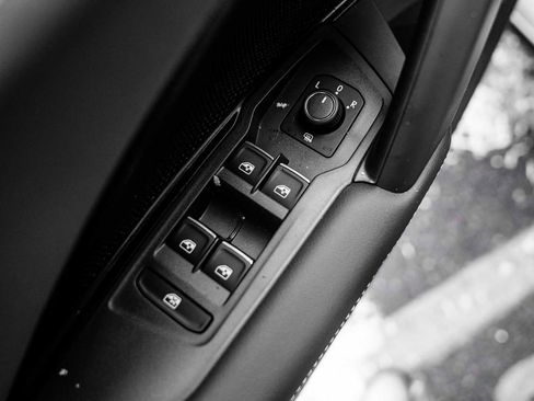 New 2026 Volkswagen Tiguan SE image 21