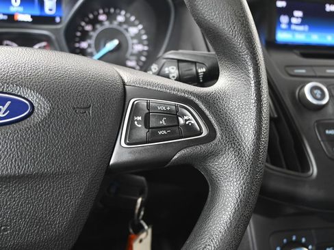 Used 2017 Ford Focus SE FWD image 33