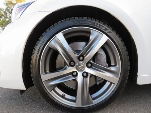 Used 2017 Lexus IS 200t image 6