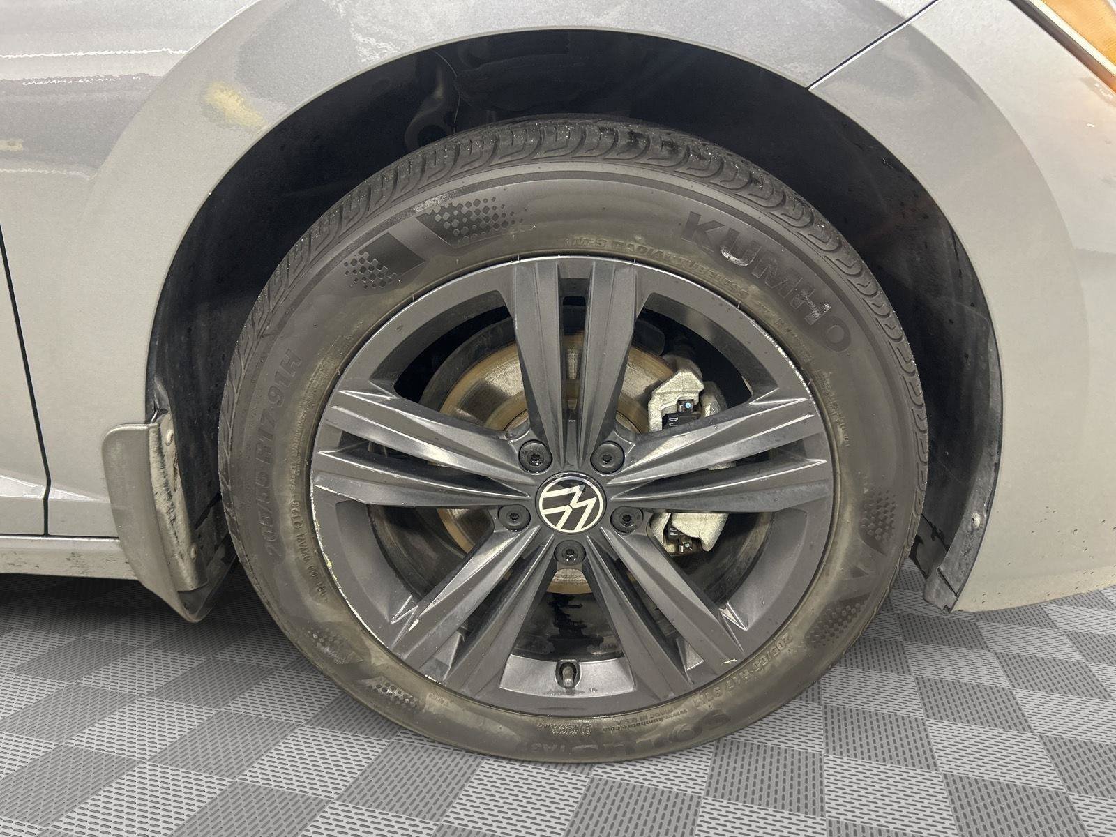 Used 2023 Volkswagen Jetta SE FWD image 22