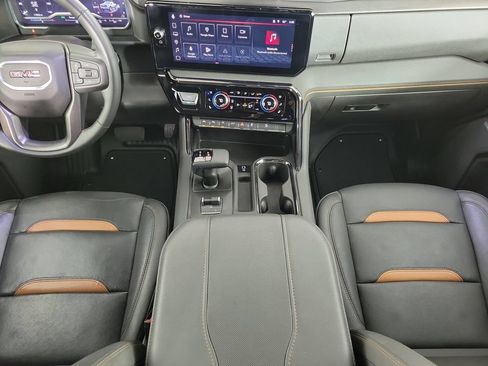 Used 2024 GMC Sierra 1500 AT4 w/ Technology Package AWD/4WD image 13