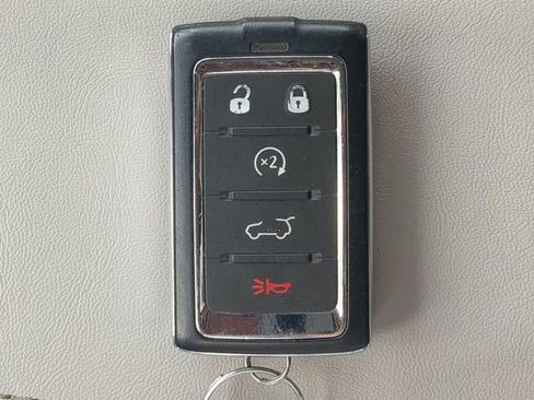 Used 2024 Jeep Wagoneer L Base image 39