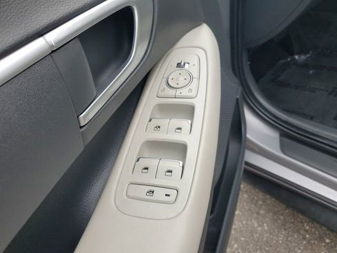 Used 2023 Hyundai Sonata SE FWD image 16